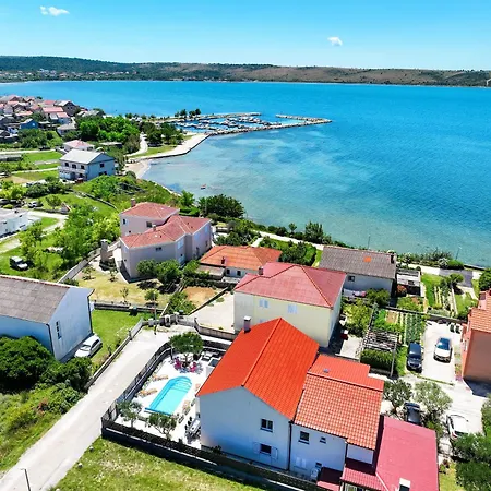 Πανσιόν Arcadia *