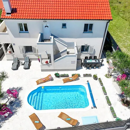 Arcadia Πανσιόν